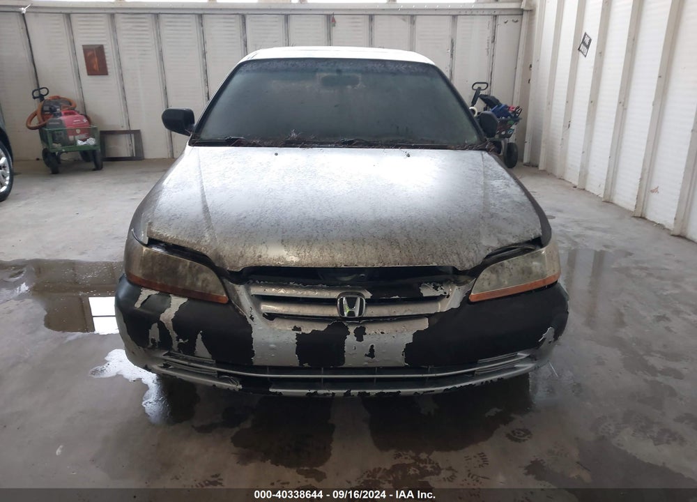 2001 HONDA ACCORD 2.3 EX VIN: 1HGCG66811A125708