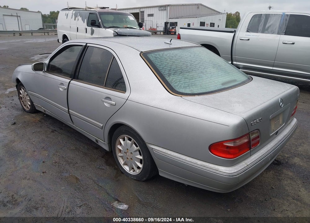2001 MERCEDES-BENZ E 320 VIN: WDBJF65J51B337338