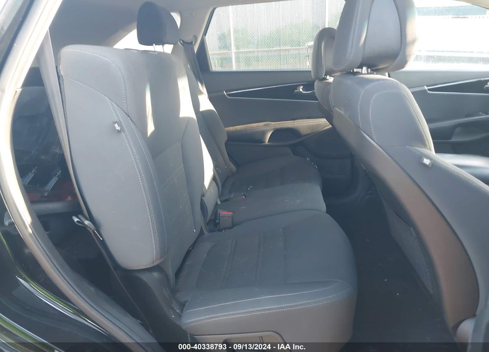 2016 KIA SORENTO 2.4L LX VIN: 5XYPGDA31GG146230