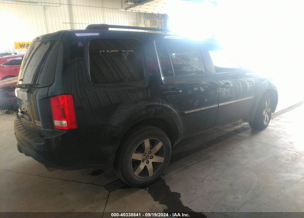 2012 HONDA PILOT TOURING VIN: 5FNYF4H93CB031437