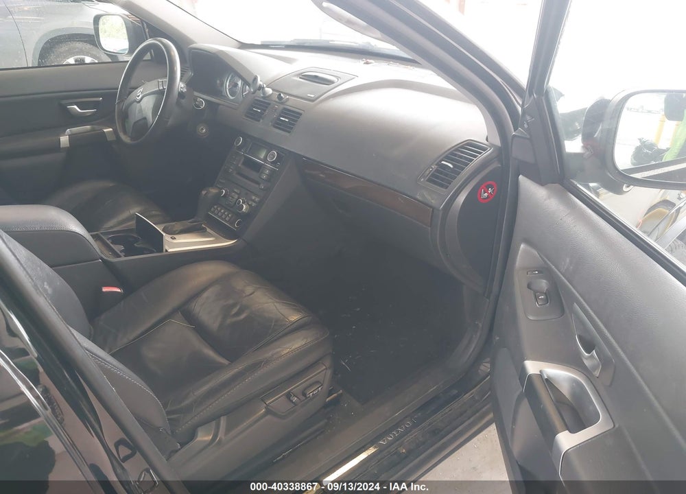 2011 VOLVO XC90 3.2 VIN: YV4952CZ0B1583825