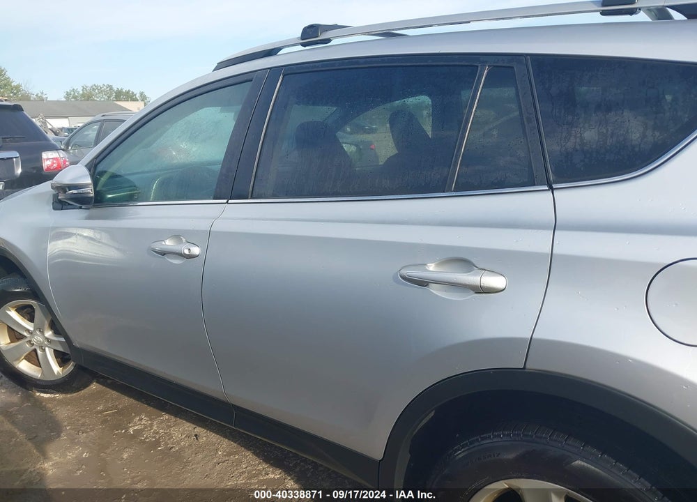 2013 TOYOTA RAV4 XLE VIN: 2T3WFREV9DW052875