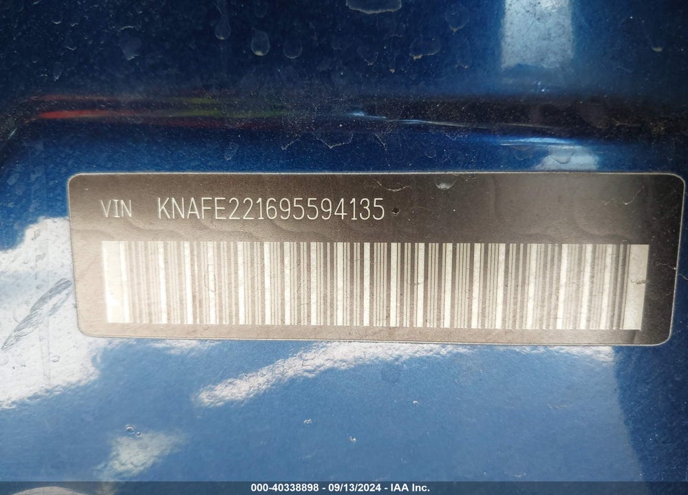 2009 KIA SPECTRA EX VIN: KNAFE221695594135