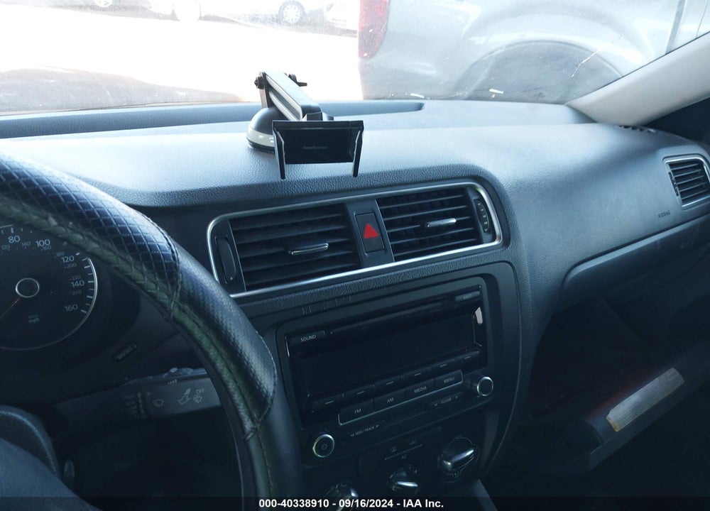 2012 VOLKSWAGEN JETTA 2.5L SE VIN: 3VWDP7AJ7CM307211