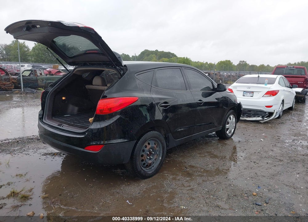 2010 HYUNDAI TUCSON GLS VIN: KM8JT3AC1AU063877