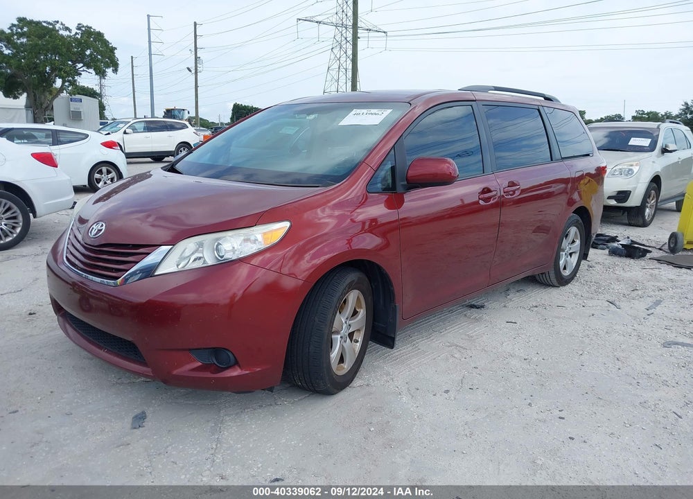 2017 TOYOTA SIENNA LE 8 PASSENGER VIN: 5TDKZ3DC4HS779349