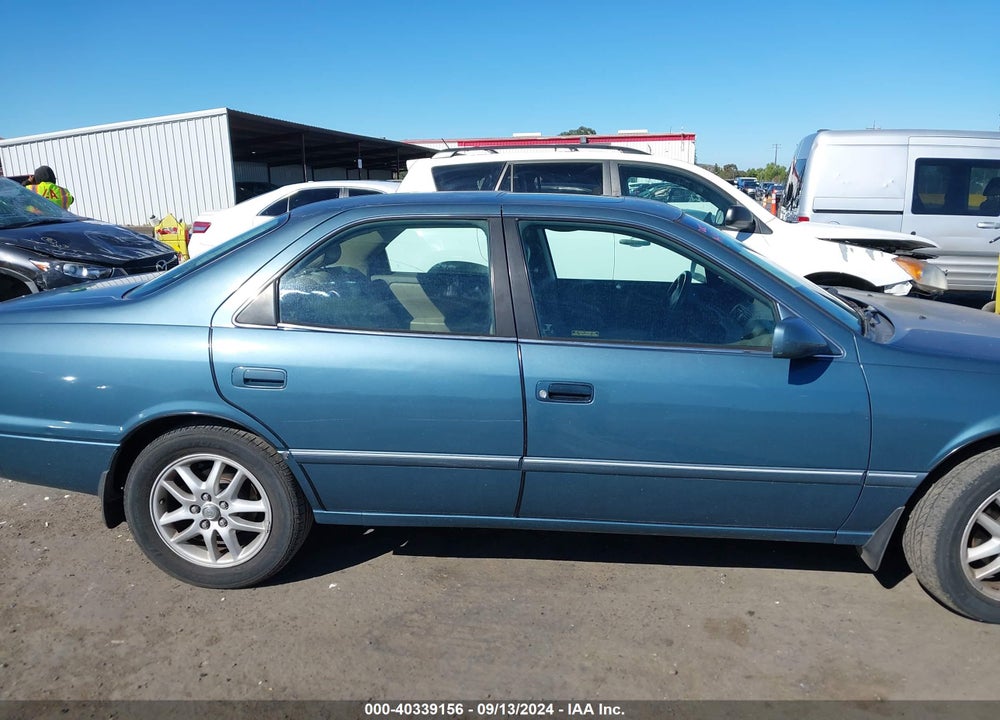 2001 TOYOTA CAMRY XLE V6 VIN: 4T1BF28K41U961215