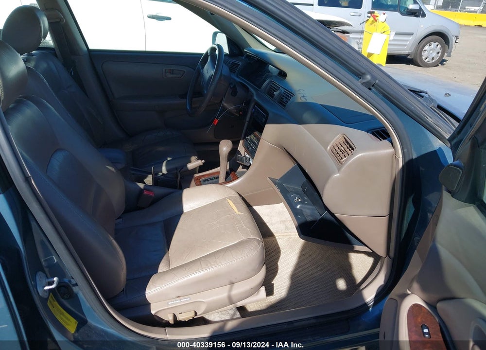 2001 TOYOTA CAMRY XLE V6 VIN: 4T1BF28K41U961215