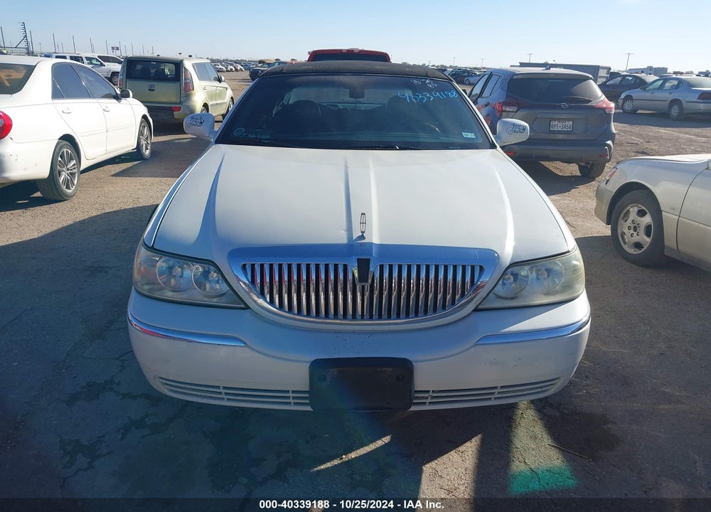 2003 LINCOLN TOWN CAR SIGNATURE VIN: 1LNHM82WX3Y674312
