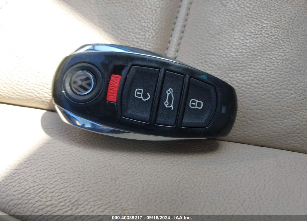 2015 VOLKSWAGEN TOUAREG VIN: WVGEF9BP6FD007745