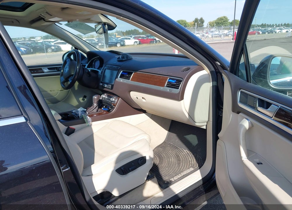 2015 VOLKSWAGEN TOUAREG VIN: WVGEF9BP6FD007745