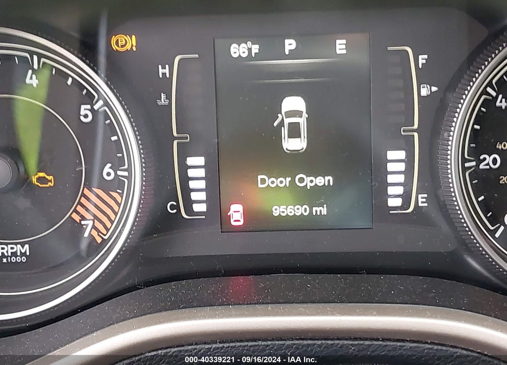 2015 JEEP CHEROKEE LATITUDE VIN: 1C4PJLCB5FW655562