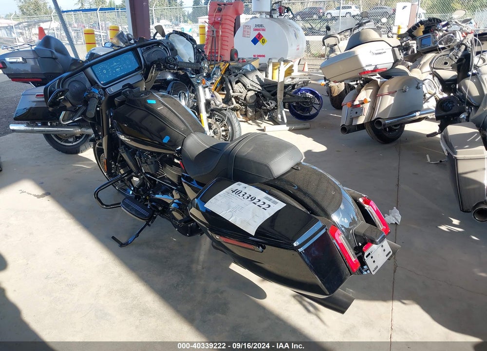 2024 HARLEY-DAVIDSON FLHX VIN: 1HD1KB711RB639657