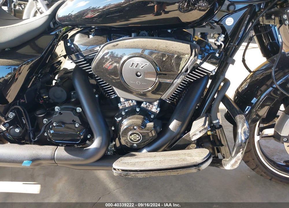 2024 HARLEY-DAVIDSON FLHX VIN: 1HD1KB711RB639657