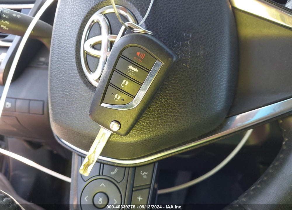 2018 TOYOTA CAMRY SE VIN: 4T1B11HK5JU639790