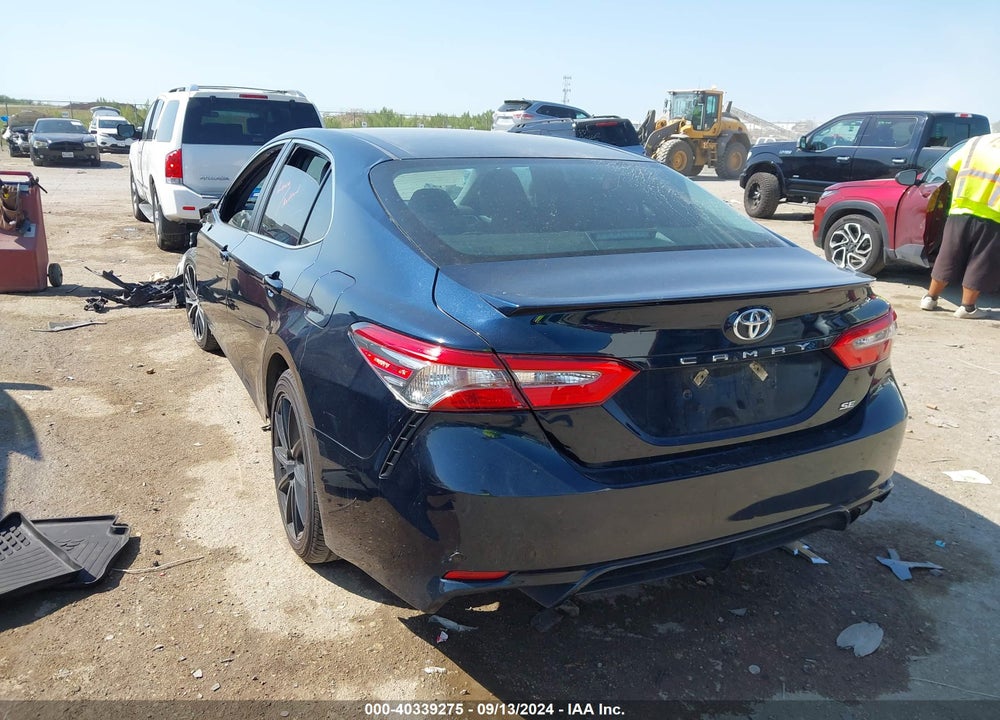 2018 TOYOTA CAMRY SE VIN: 4T1B11HK5JU639790