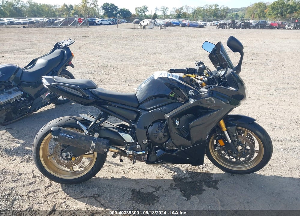 2010 YAMAHA FZ1 S VIN: JYARN17E4AA007850