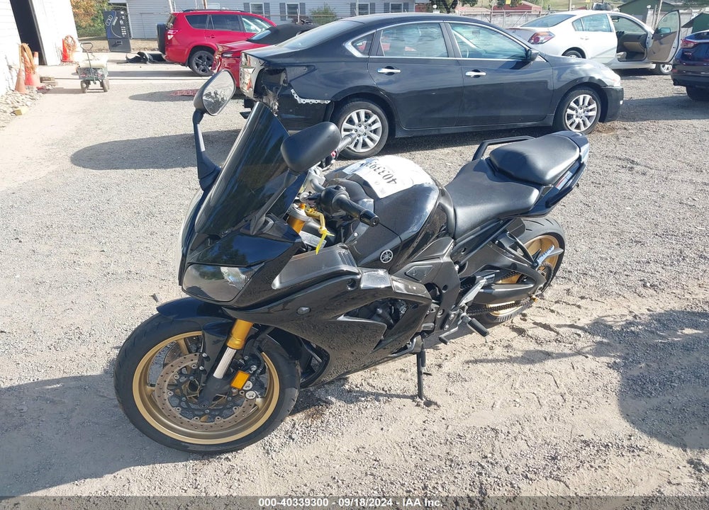 2010 YAMAHA FZ1 S VIN: JYARN17E4AA007850