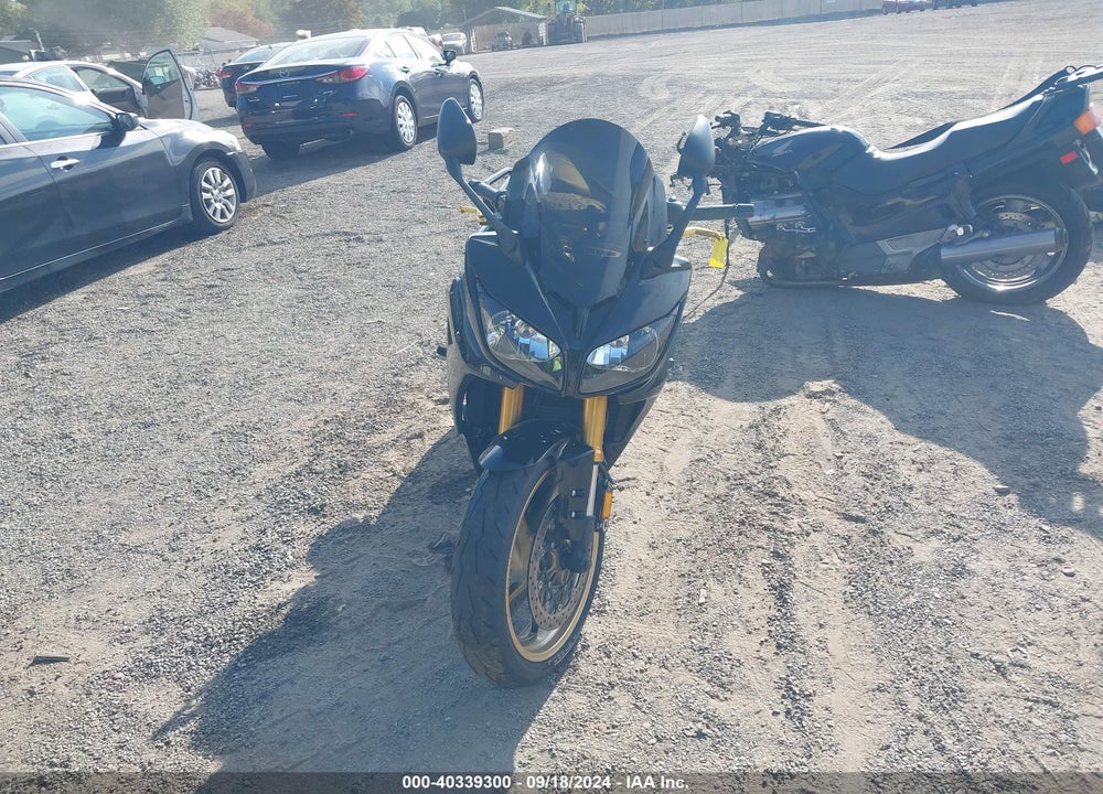 2010 YAMAHA FZ1 S VIN: JYARN17E4AA007850