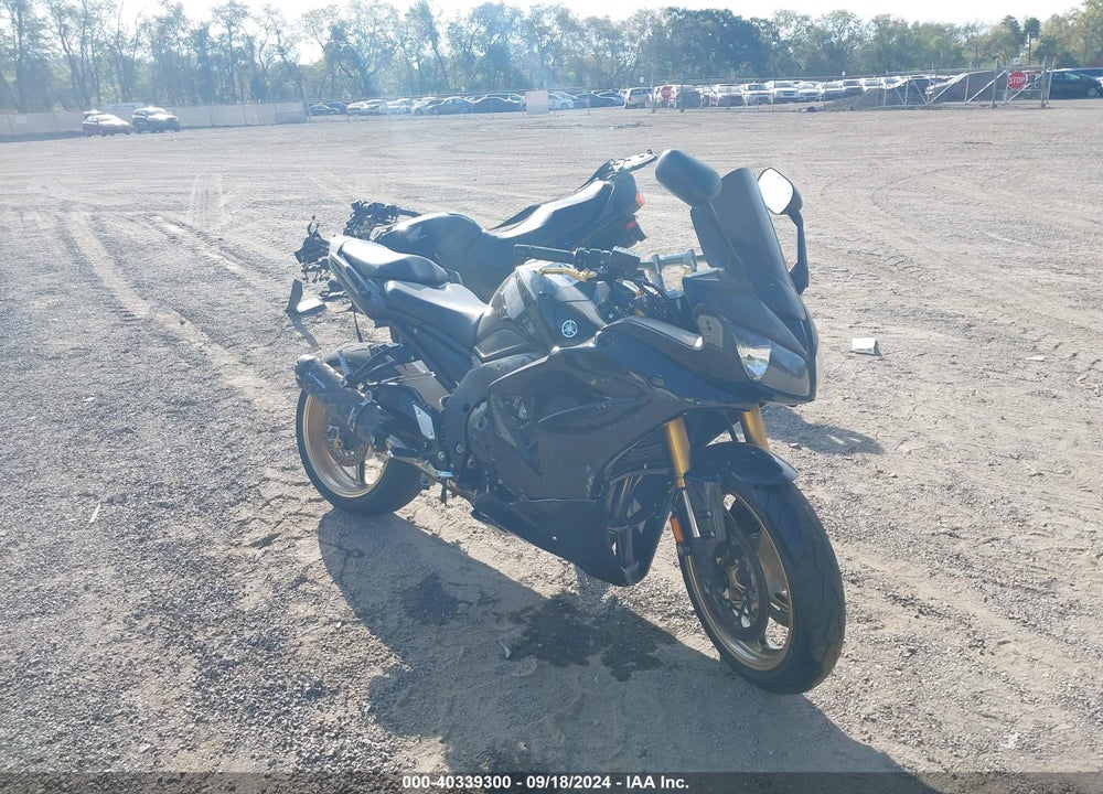2010 YAMAHA FZ1 S VIN: JYARN17E4AA007850