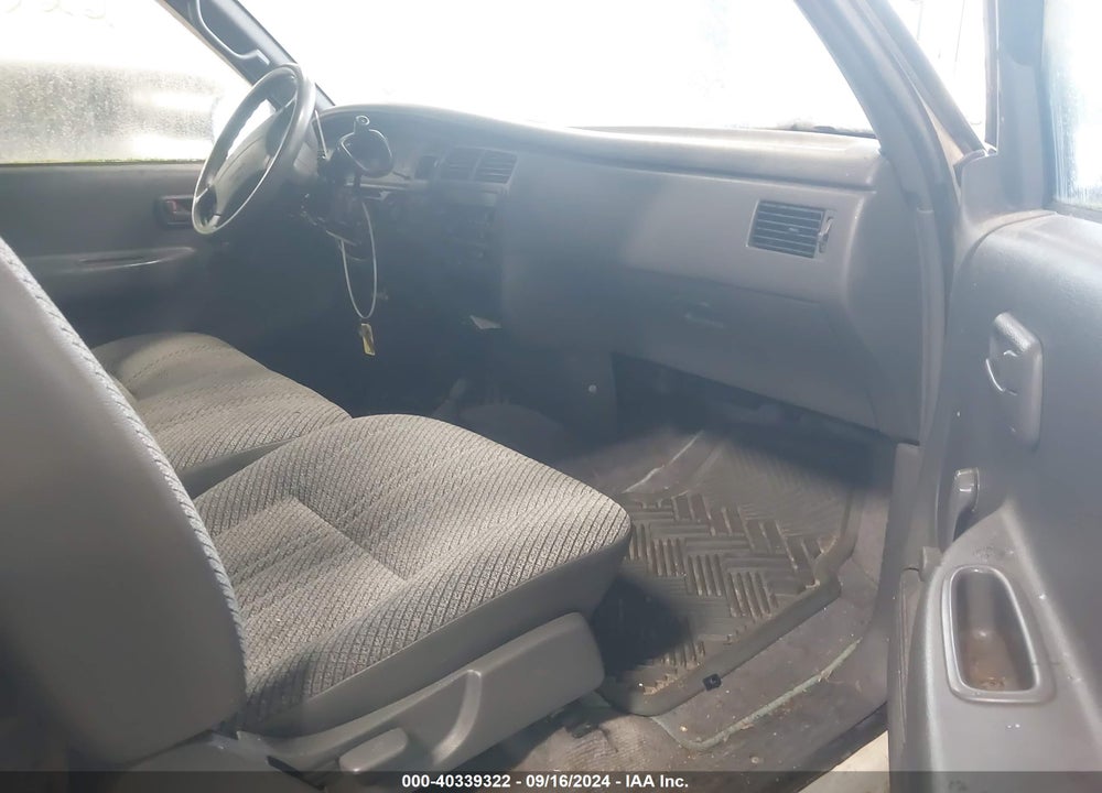 1995 TOYOTA T100 XTRACAB DX VIN: JT4VD22E6S0012820