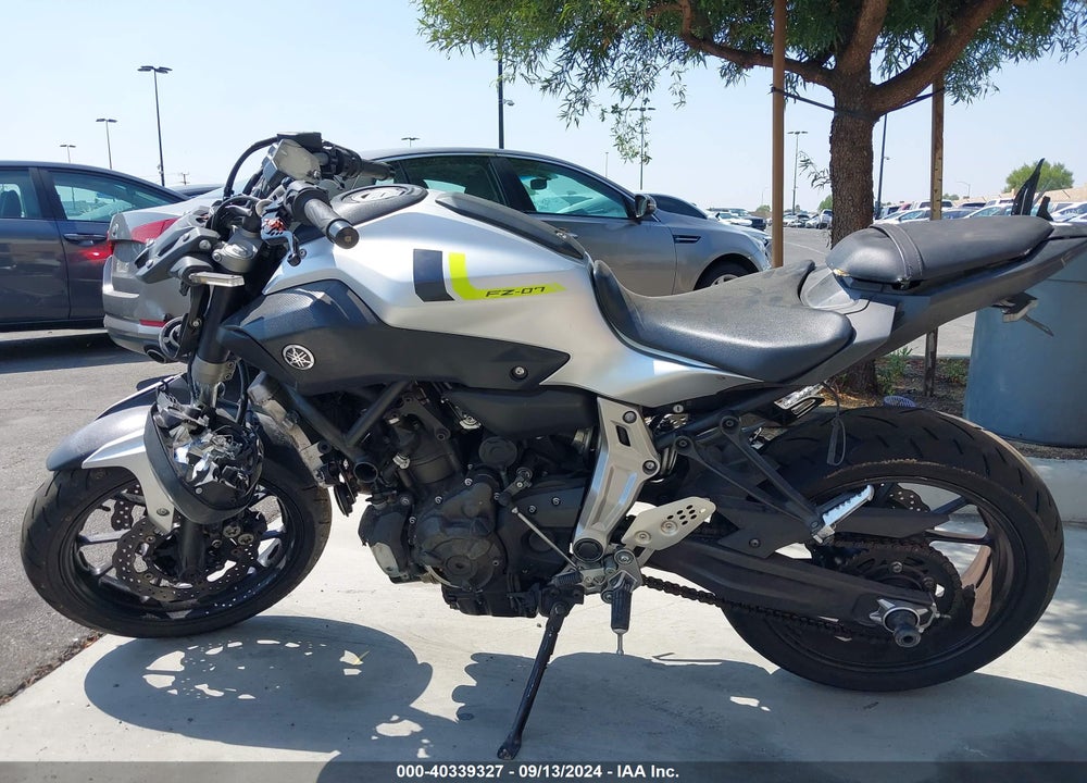 2017 YAMAHA FZ07 C VIN: JYARM06Y3HA004117