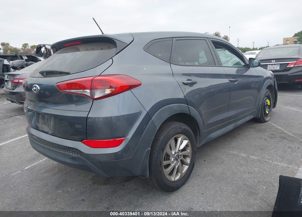 2017 HYUNDAI TUCSON SE VIN: KM8J23A45HU423108