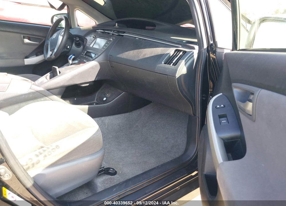 2015 TOYOTA PRIUS TWO VIN: JTDKN3DUXF0433519