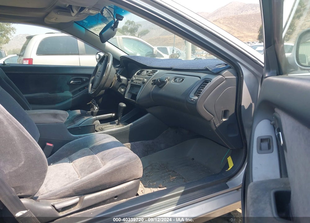 2001 HONDA ACCORD 2.3 EX VIN: 1HGCG32771A031070