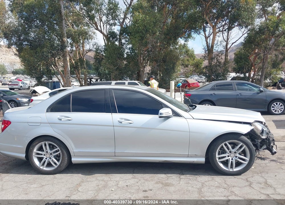 2014 MERCEDES-BENZ C 250 LUXURY/SPORT VIN: WDDGF4HB3ER305205