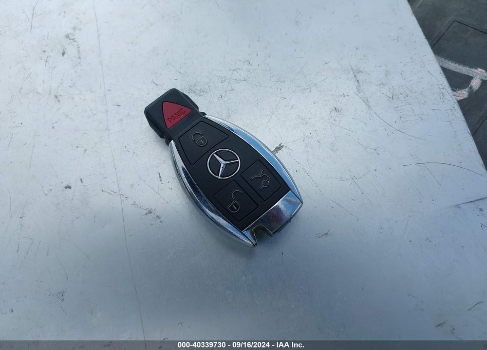 2014 MERCEDES-BENZ C 250 LUXURY/SPORT VIN: WDDGF4HB3ER305205