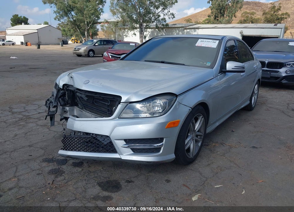 2014 MERCEDES-BENZ C 250 LUXURY/SPORT VIN: WDDGF4HB3ER305205