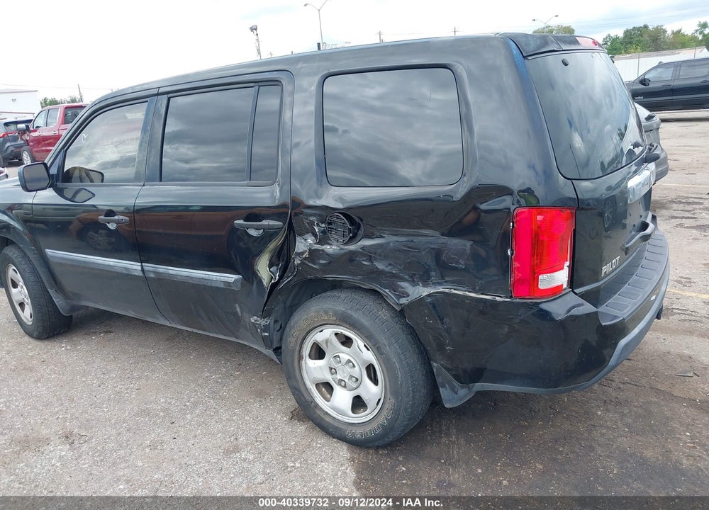 2011 HONDA PILOT LX VIN: 5FNYF4H20BB006562