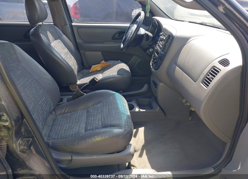 2002 FORD ESCAPE XLS VIN: 1FMYU01162KA63220