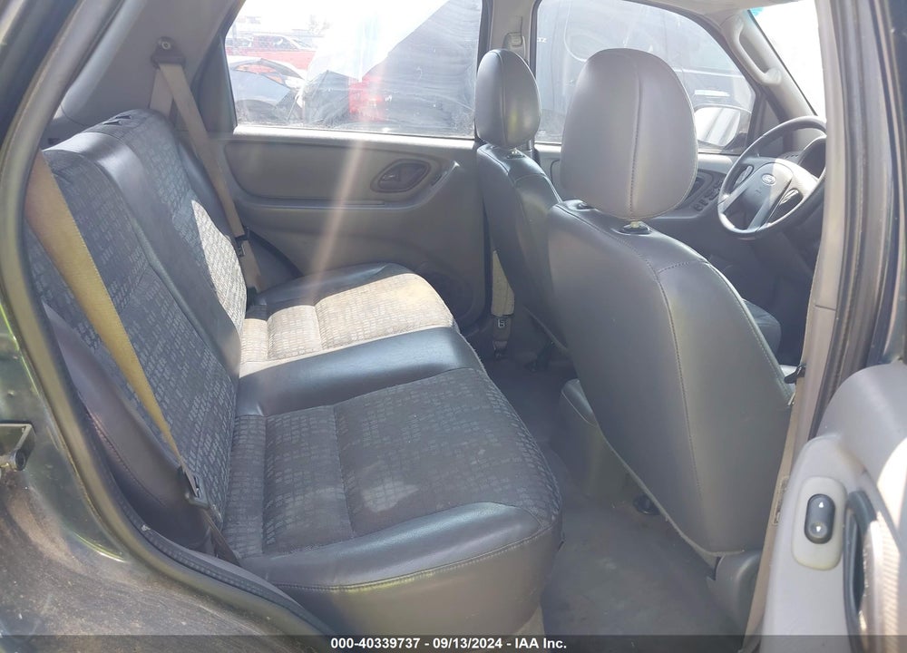 2002 FORD ESCAPE XLS VIN: 1FMYU01162KA63220