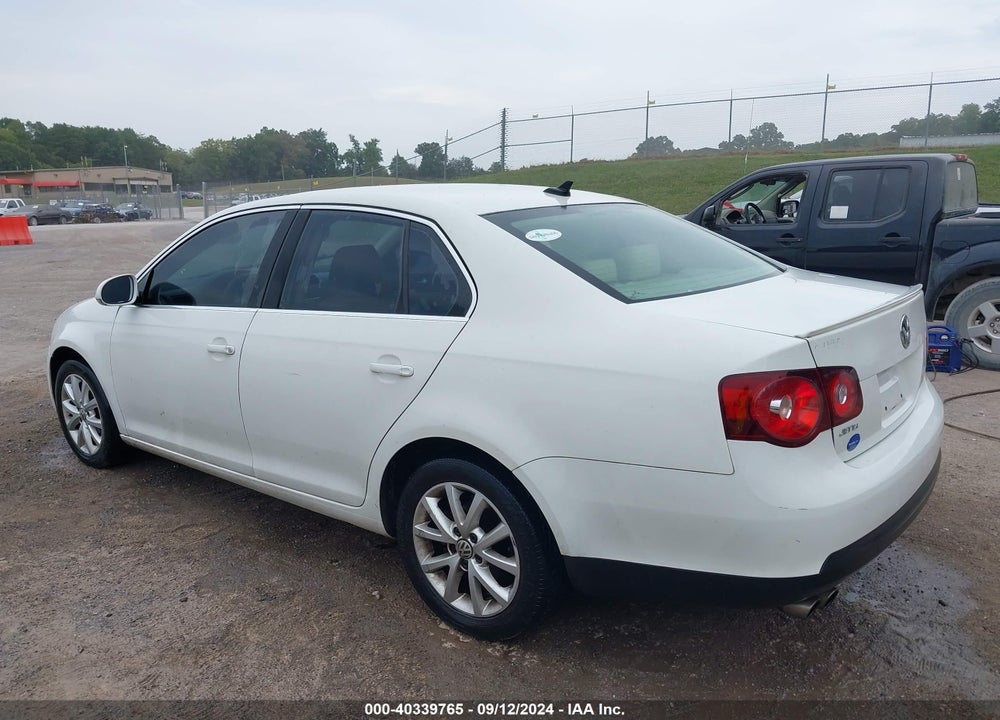 2010 VOLKSWAGEN JETTA SE VIN: 3VWRX7AJ4AM051905