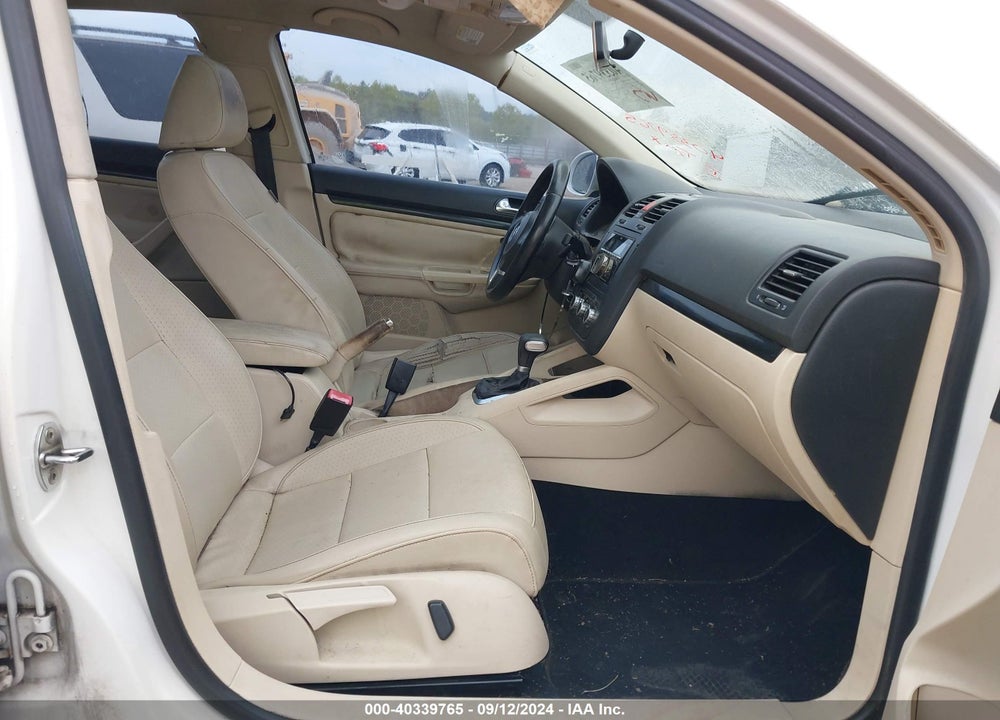 2010 VOLKSWAGEN JETTA SE VIN: 3VWRX7AJ4AM051905