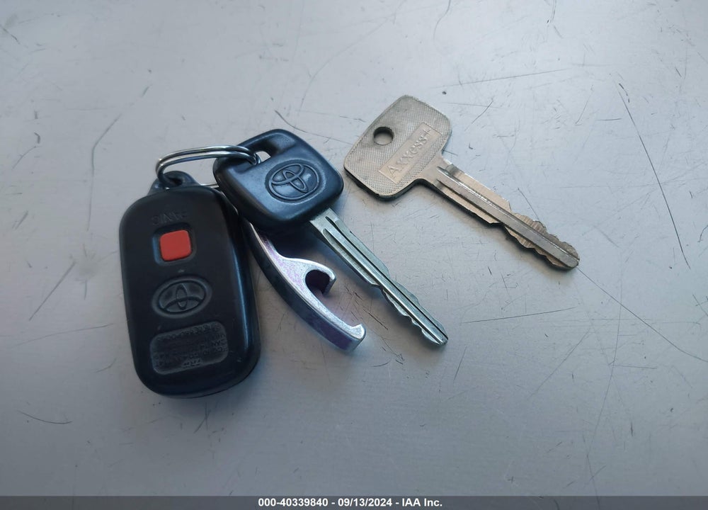 2004 TOYOTA CAMRY LE VIN: 4T1BE32KX4U934865