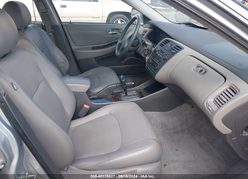 2001 HONDA ACCORD 3.0 EX VIN: 1HGCG16541A056568