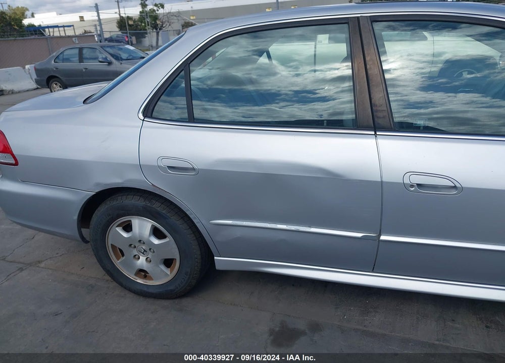 2001 HONDA ACCORD 3.0 EX VIN: 1HGCG16541A056568