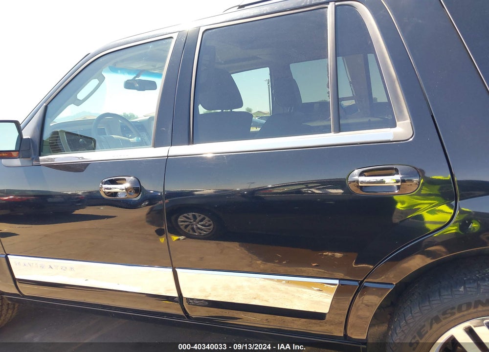 2008 LINCOLN NAVIGATOR VIN: 5LMFU27578LJ13524