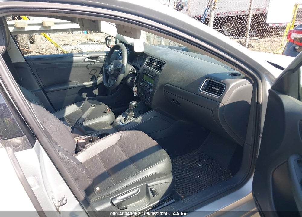 2014 VOLKSWAGEN JETTA 1.8T SE VIN: 3VWD17AJ4EM293496