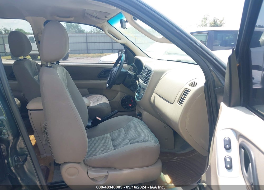 2004 FORD ESCAPE XLT VIN: 1FMYU93154KA71507