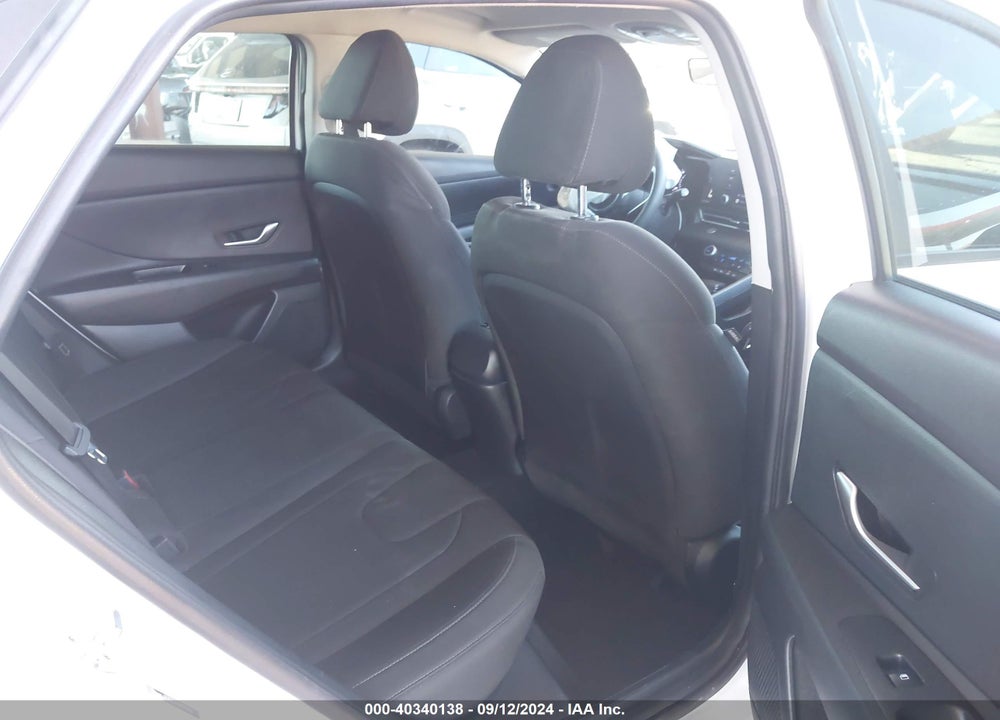 2022 HYUNDAI ELANTRA SEL VIN: 5NPLM4AG2NH070761