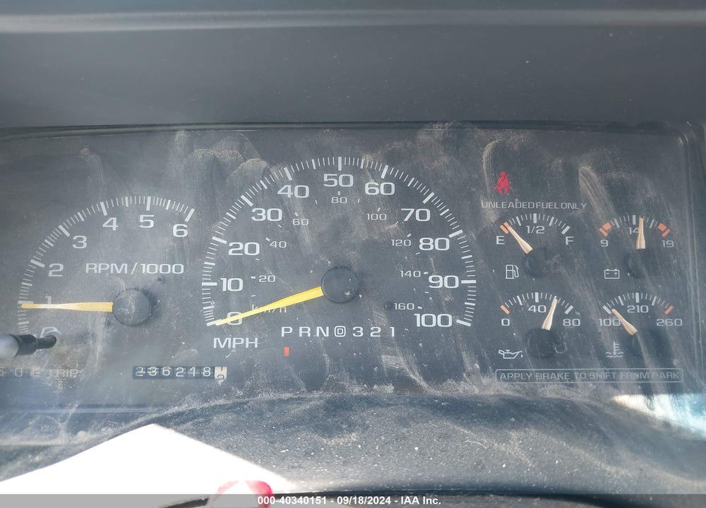 1999 CHEVROLET TAHOE LS VIN: 1GNEK13R5XJ309524