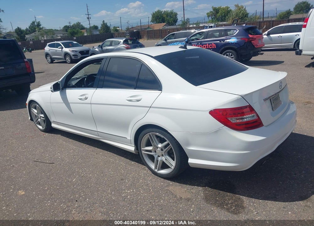 2013 MERCEDES-BENZ C 300 LUXURY 4MATIC/SPORT 4MATIC VIN: WDDGF8AB7DR247650