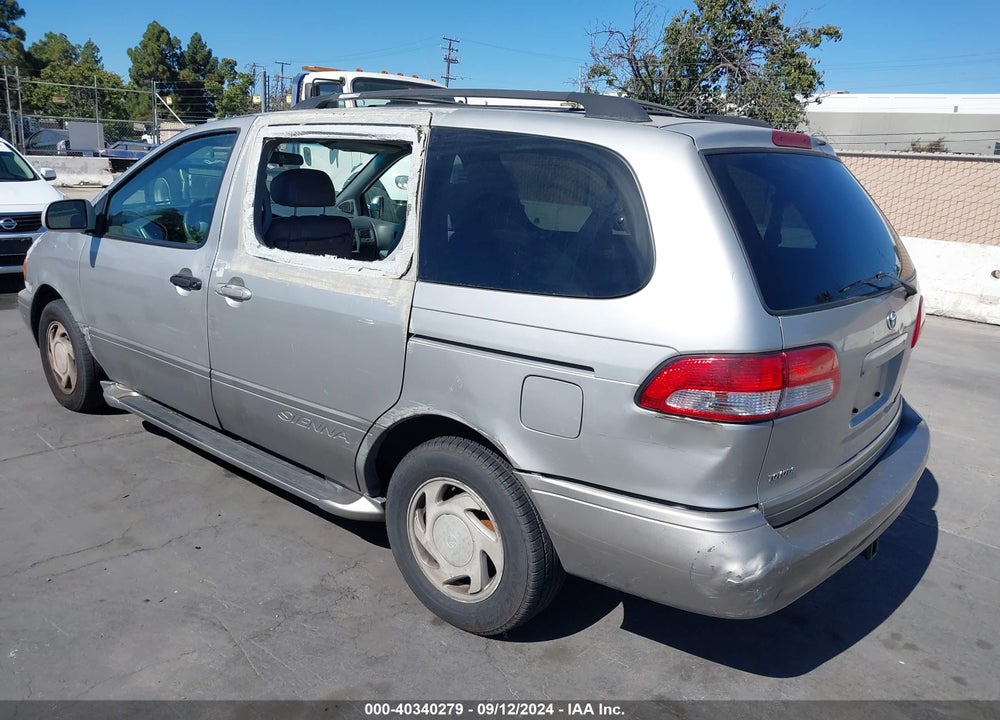 2002 TOYOTA SIENNA XLE VIN: 4T3ZF13C22U468652