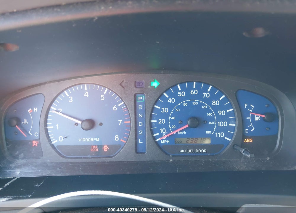 2002 TOYOTA SIENNA XLE VIN: 4T3ZF13C22U468652