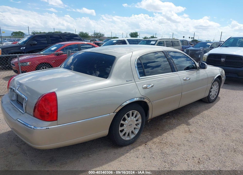 2007 LINCOLN TOWN CAR SIGNATURE VIN: 1LNHM81V97Y601351