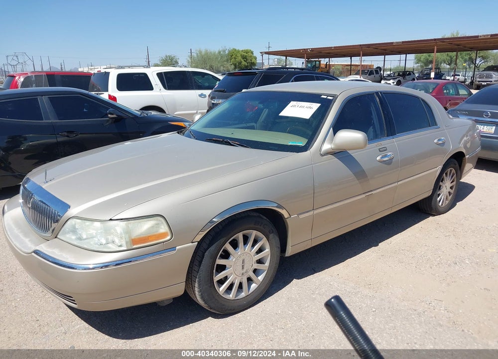 2007 LINCOLN TOWN CAR SIGNATURE VIN: 1LNHM81V97Y601351